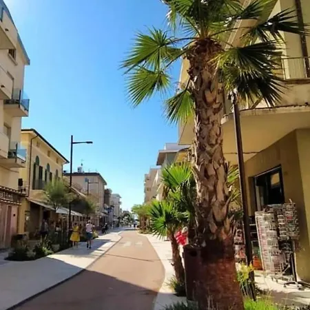 Διαμέρισμα 700 Mt Dal Mare, Monolocale Con Box Privato *