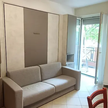 700 Mt Dal Mare, Monolocale Con Box Privato Апартаменты Римини
